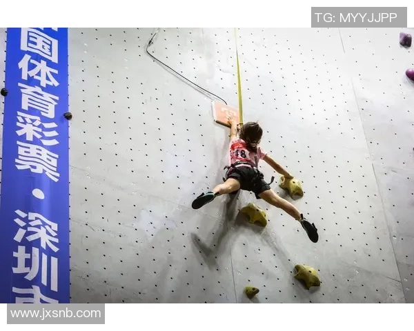 上海攀岩队的灵活性揭秘：攀岩巨献背后的故事与训练秘诀