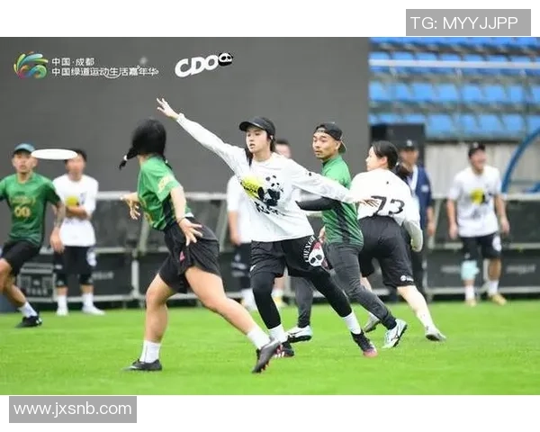 成都飞盘队在滑板精英赛中以59分稳居积分榜首位